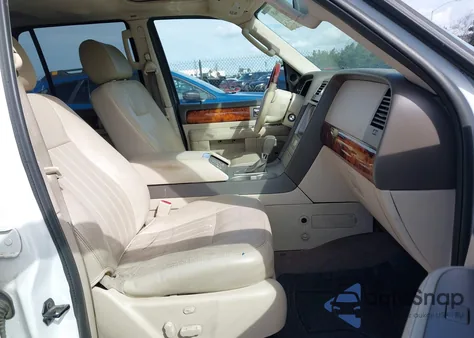 2004 Lincoln Navigator z USA, uszkodzony, nr VIN 5LMFU27R54LJ16919